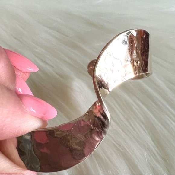 14k gold James Avery ULTRA RARE sculptural soft hammered cuff bracelet - Picture 4 of 15